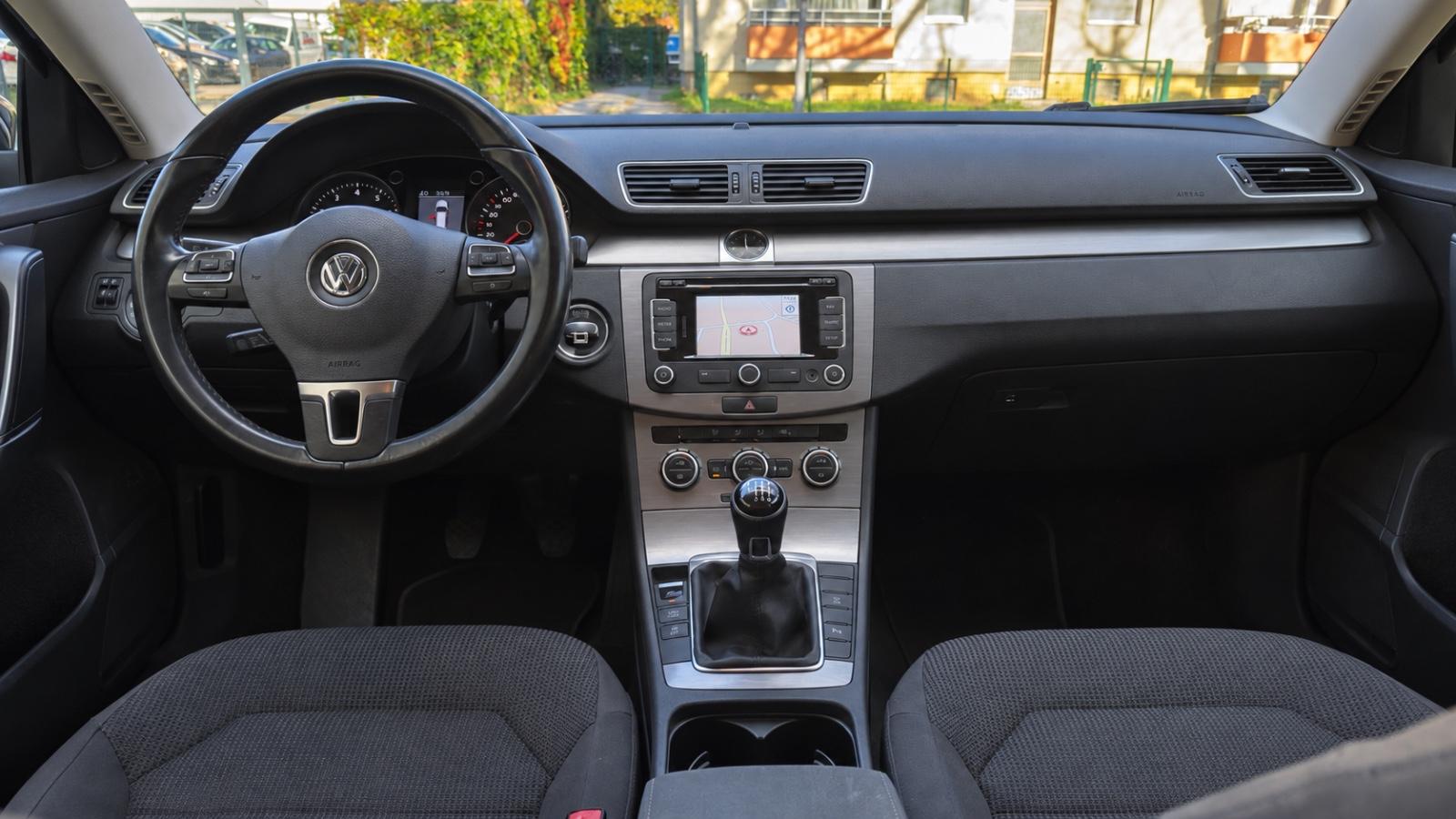 Volkswagen Passat 2013 — photo 13