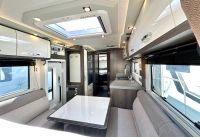 Phoenix MaXi-Alkoven 8300 LX -Festtank WC (8/19)