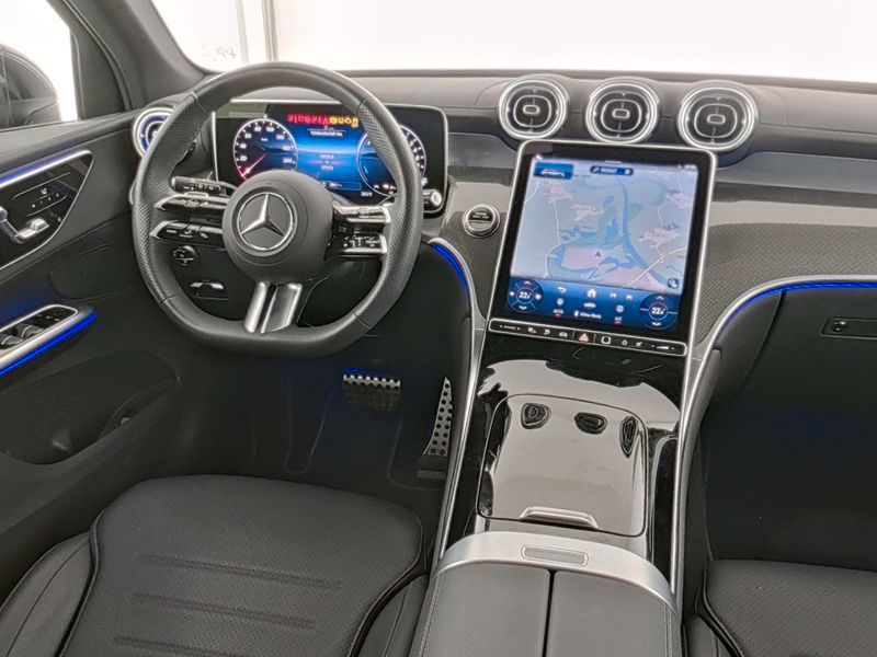 Fahrzeugabbildung Mercedes-Benz GLC 400 e 4M AMG AHK+Pano+FahrassPak+360°+Memory