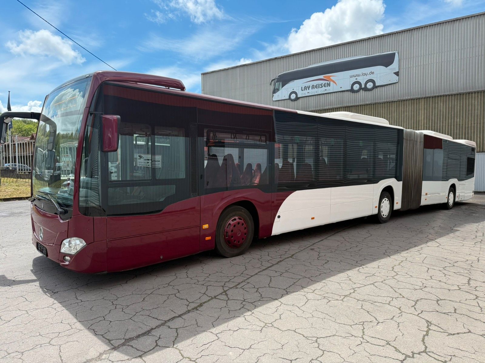 MERCEDES-BENZ  2014 - Image 8 of 32