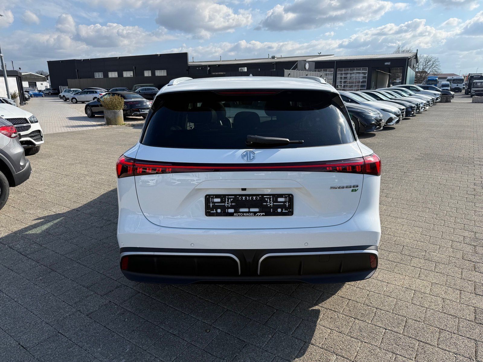 MG S6 EV