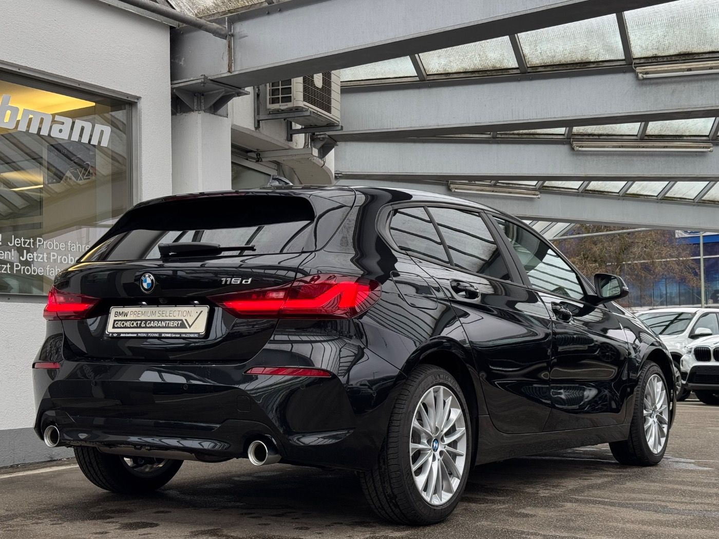 Fahrzeugabbildung BMW 118d Aut. Advantage AHK/SportSitze/ComfortPaket