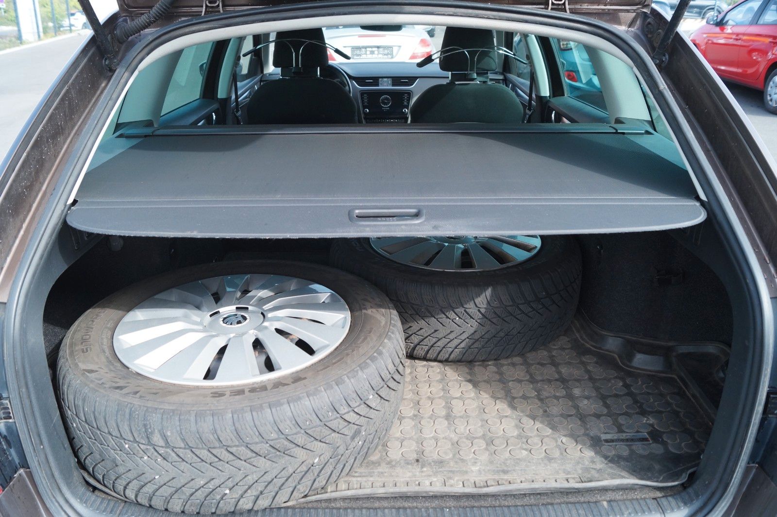 Fahrzeugabbildung SKODA Octavia Combi Scout 4x4*1.Hand