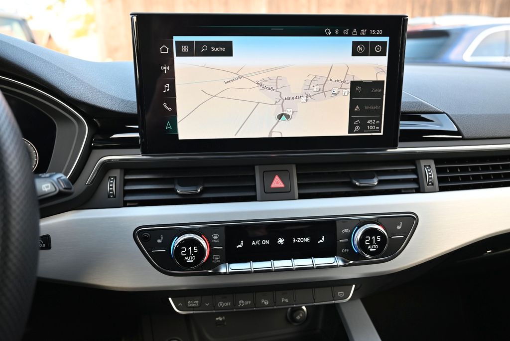 AUDI A4 2023