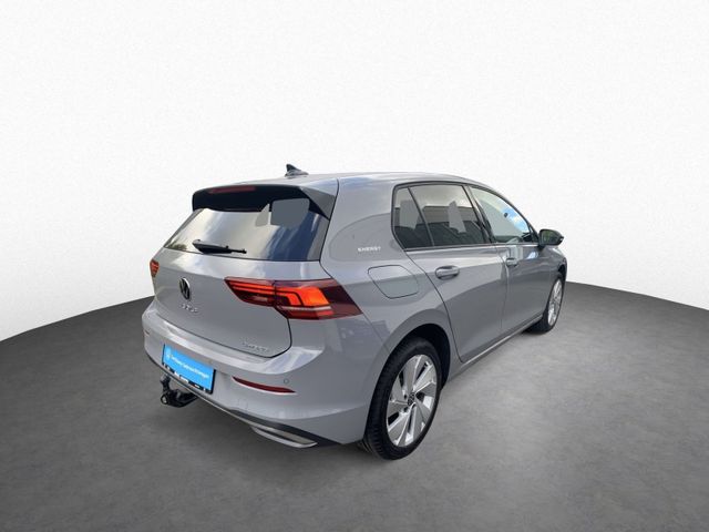 Golf VIII 1.5 eHybrid DSG ENERGY LED+AHK+HUD+DCP