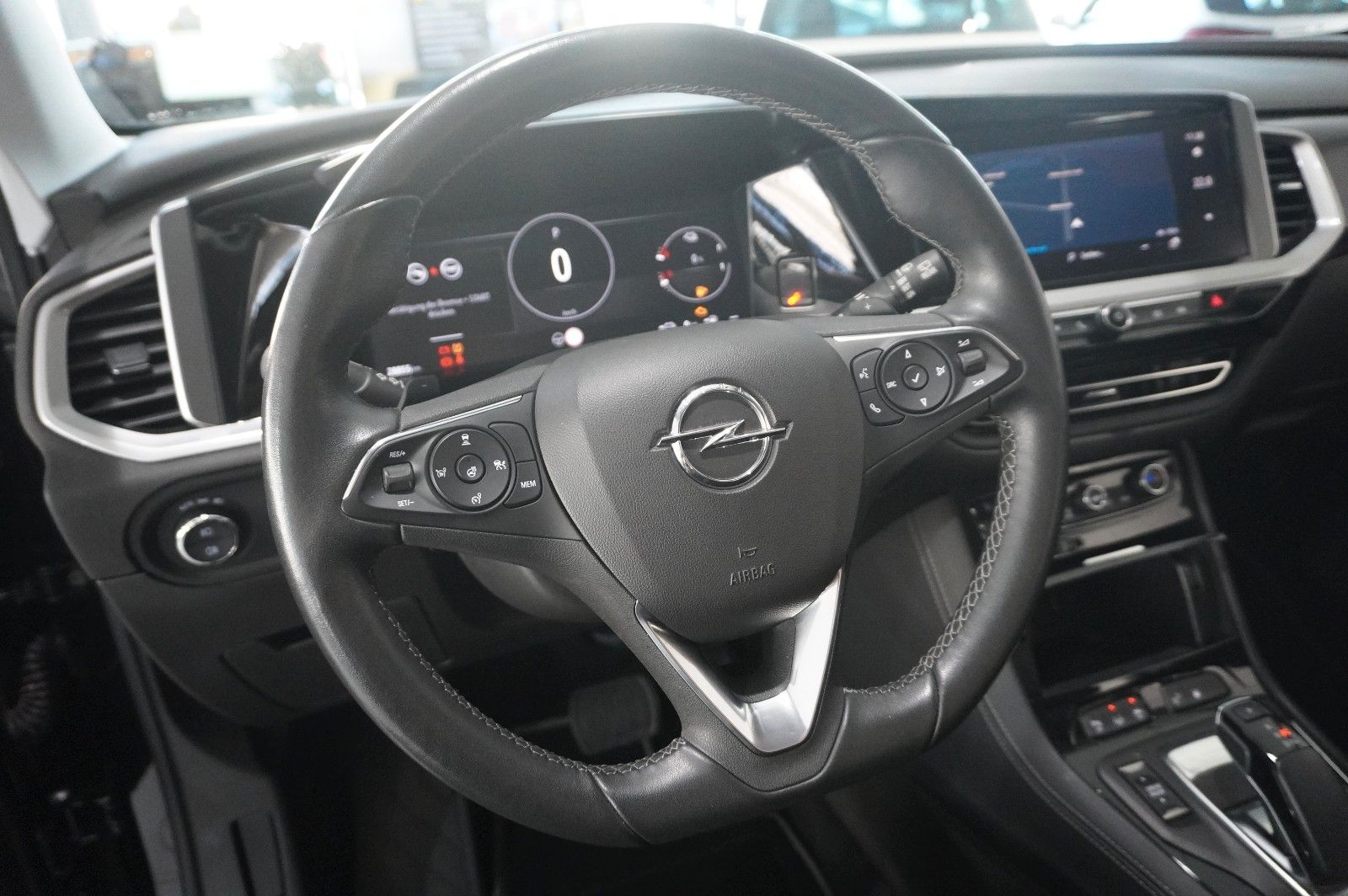 Fahrzeugabbildung Opel Grandland (X) ULTIMATE 4HYBRID NAVI/LED/SPORT/SH