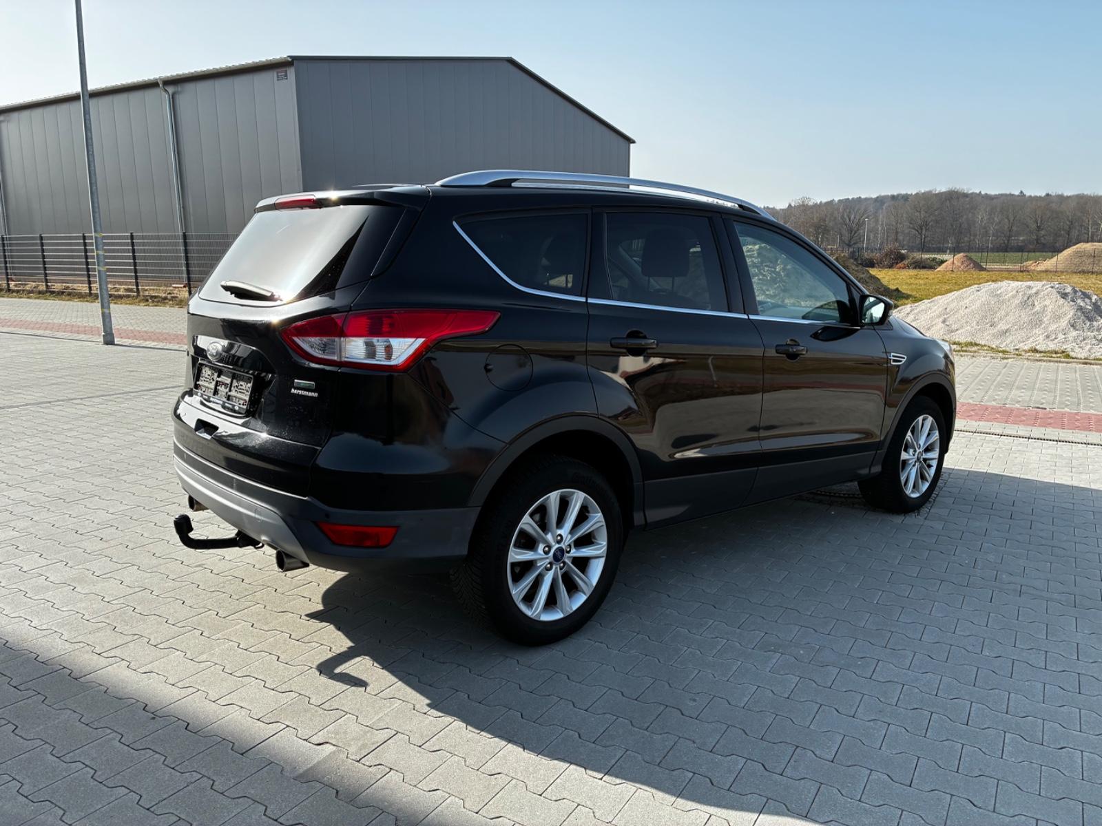 Ford Kuga Titanium LEDER KLIMA SCHECKHEFT TÜV NEU