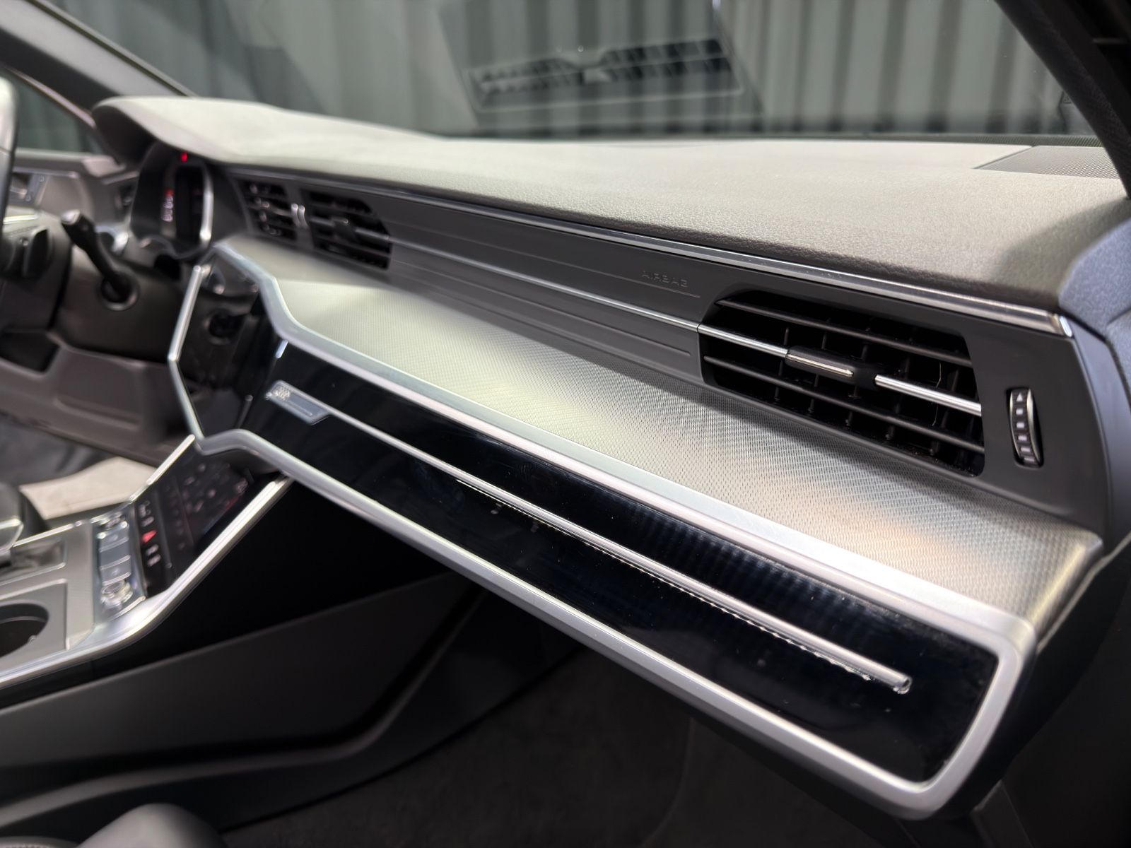 Fahrzeugabbildung Audi A6 Avant 45 TFSI sport|S-TRONIC|LEDER|NAVI|