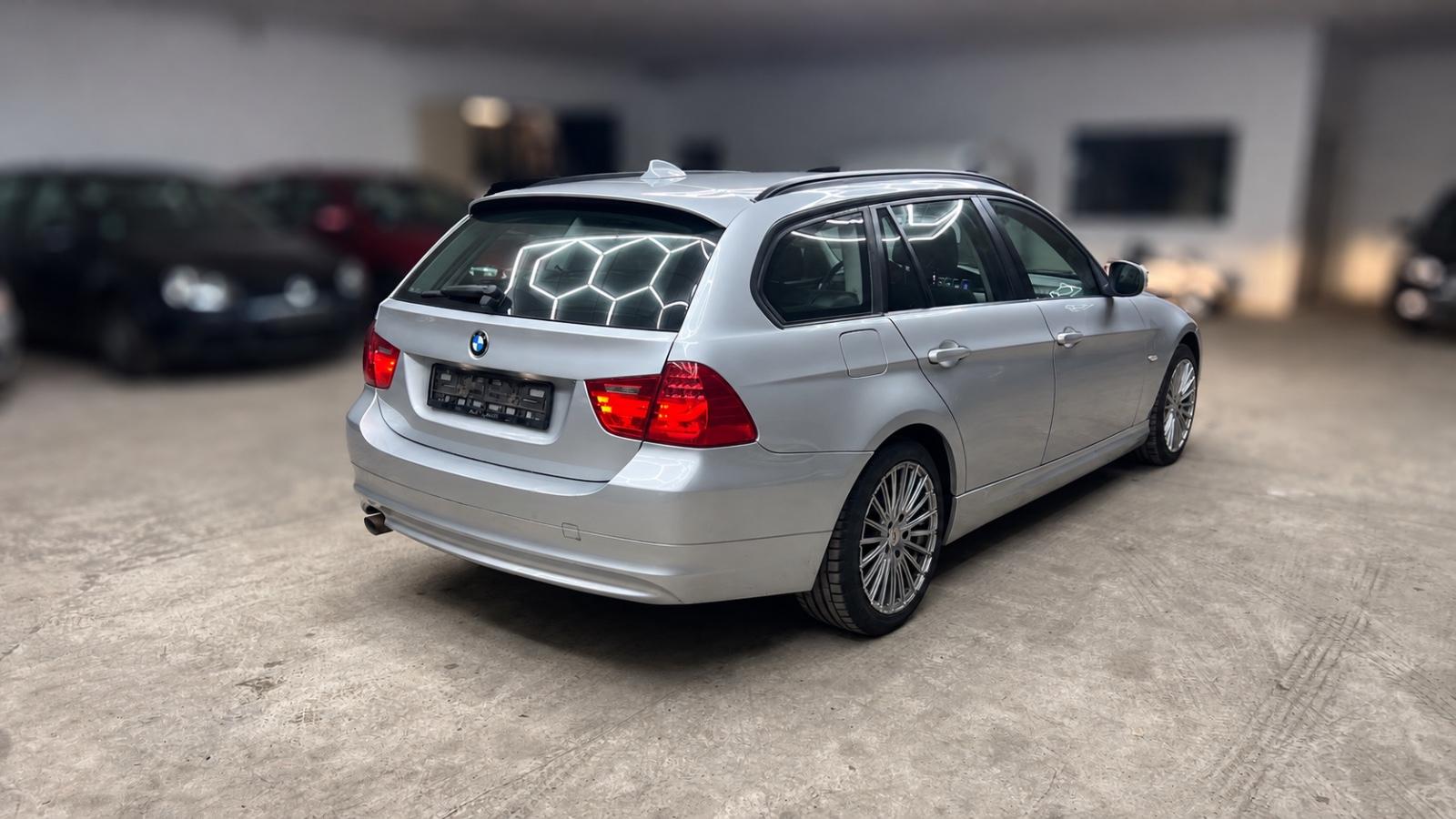 BMW 318 2010 — photo 5