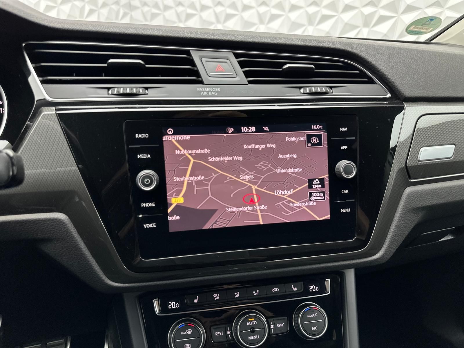 Fahrzeugabbildung Volkswagen TOURAN 1.5 TSI JOIN/7-SITZE/AHK/ACC/RCAM/NAV/DSG