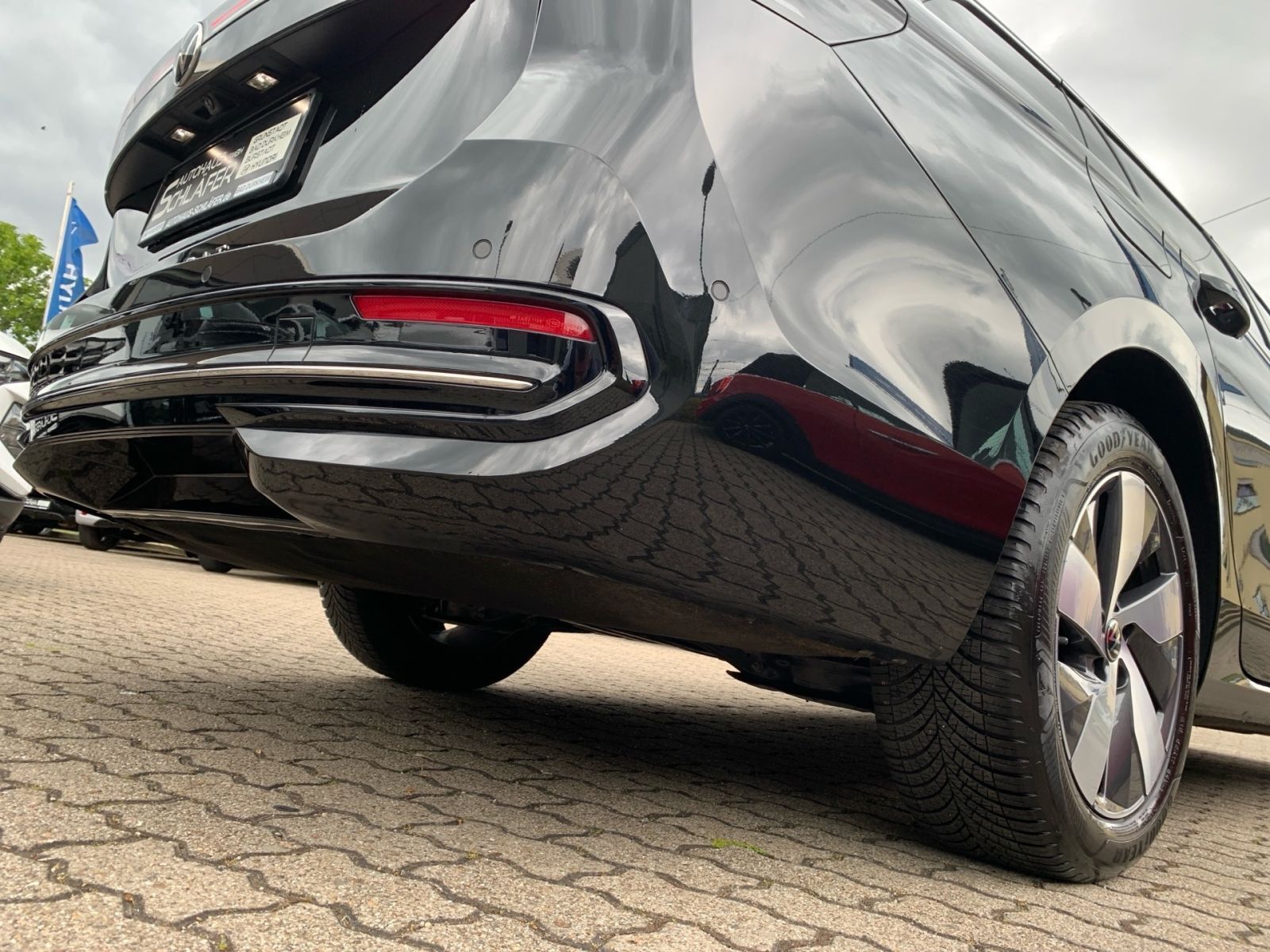 Fahrzeugabbildung Volkswagen Passat 2.0 TDI DSG Elegance Navi LED