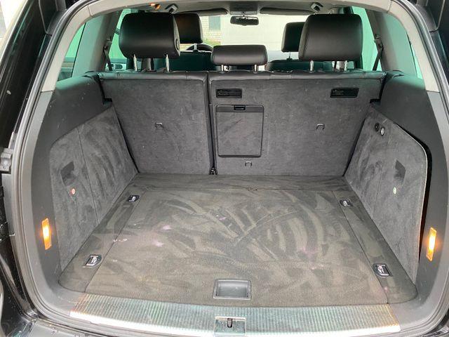 Volkswagen Touareg 2004 — photo 14