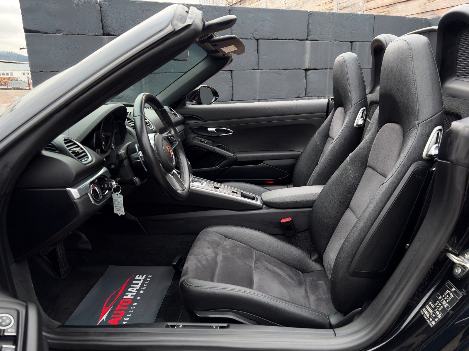 Fahrzeugabbildung Porsche 718 Boxster Sport PASM NAV CarPlay LHZ SHZ 20"