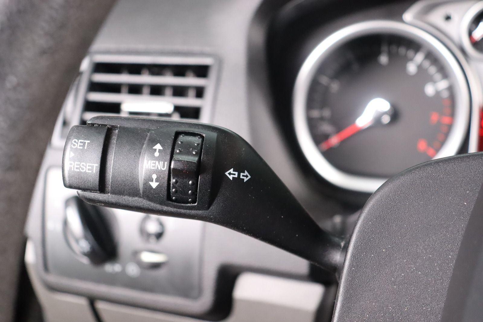 Fahrzeugabbildung Ford C-MAX 1.6 * Klima *