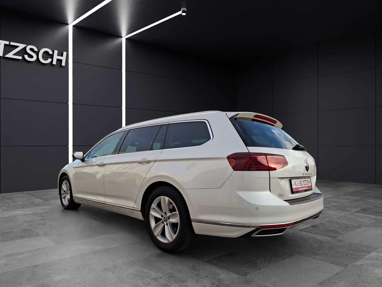 Fahrzeugabbildung Volkswagen Passat Variant TDI Elegance DSG Matrix Navi AID