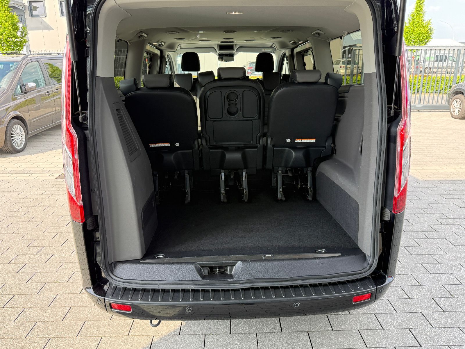 Fahrzeugabbildung Ford Transit/Tourneo Custom Kombi 320 L2 Tourneo Tita