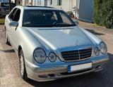 Mercedes-Benz E 240 ELEGANCE Top Zustand - Mercedes-Benz E 240: Elegance