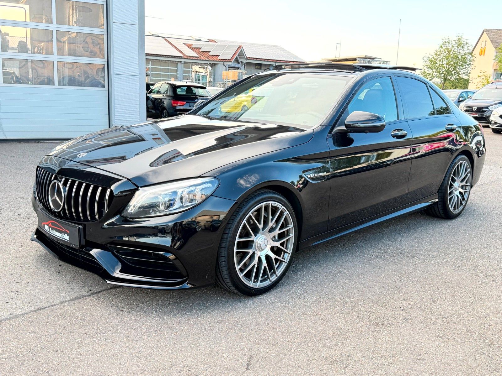 MERCEDES-BENZ C 63 AMG Limo Sportabgas_Pano_Keyles_Comand_LED