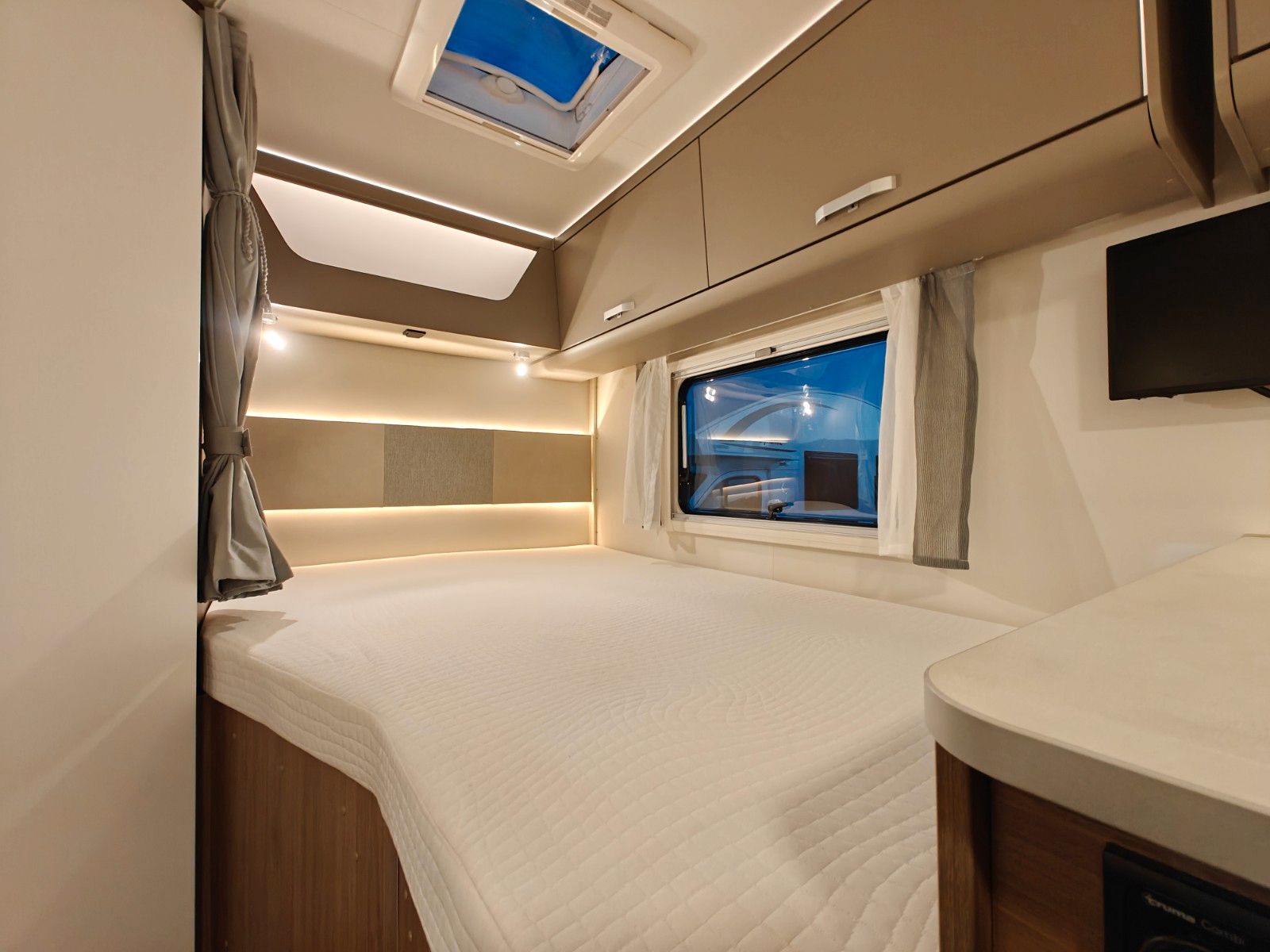 Fahrzeugabbildung Carado T-135 - SAT, TV, 2x Batterie, Solar, Automatik!