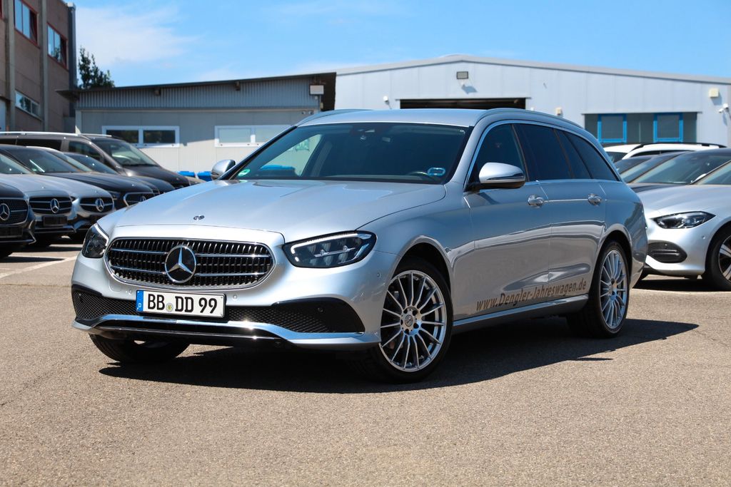 Image of Mercedes-Benz E 220