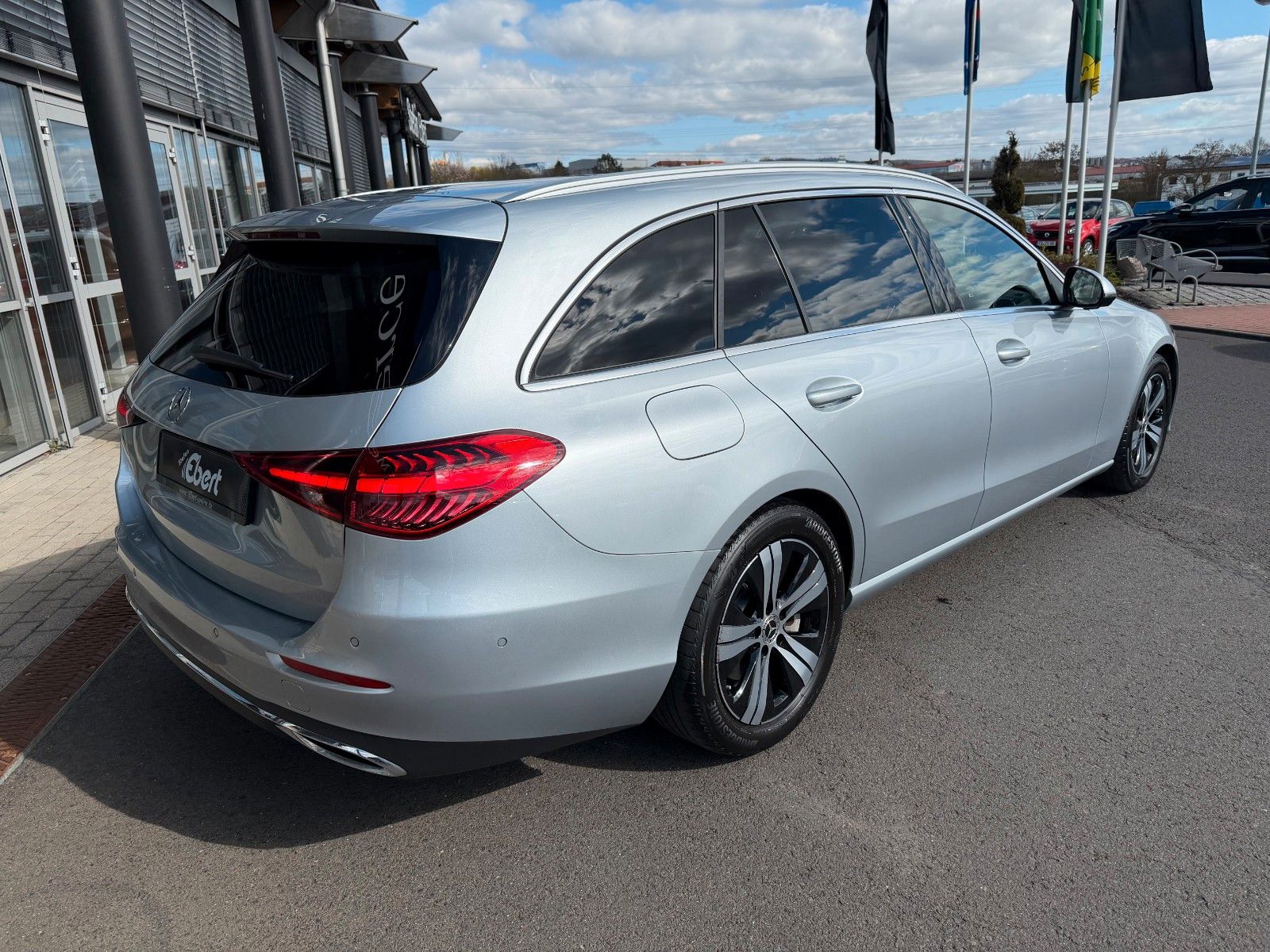 Fahrzeugabbildung Mercedes-Benz C 220d T 4M Avantgarde+Distr+AHK+Memory+360+uvm.