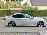 BMW 530d M-SPORT*HUD*LED*HK*SCHIEBEDACH*20ZOLL - BMW 530 mit Diesel-Antrieb: Weiß, Limousine