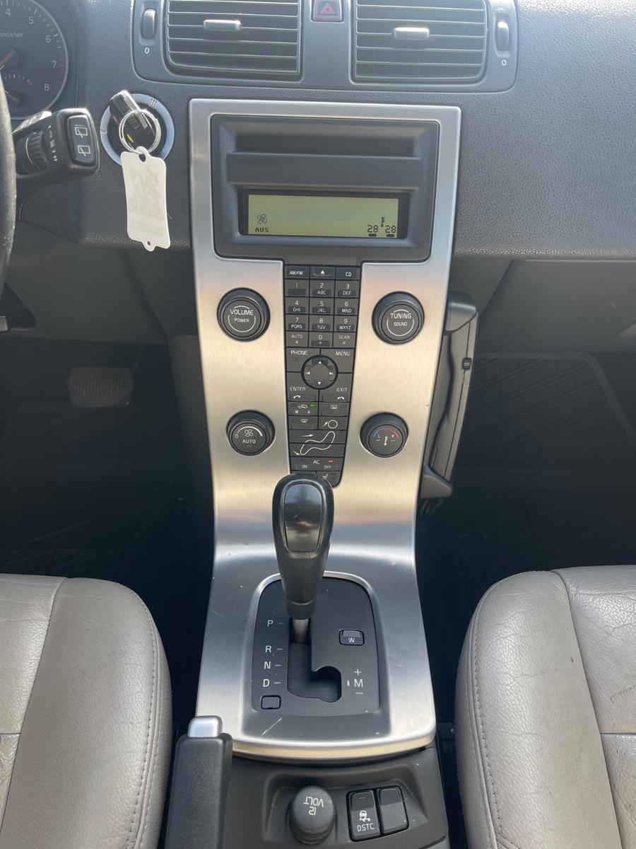 Volvo V50 2004 — photo 18