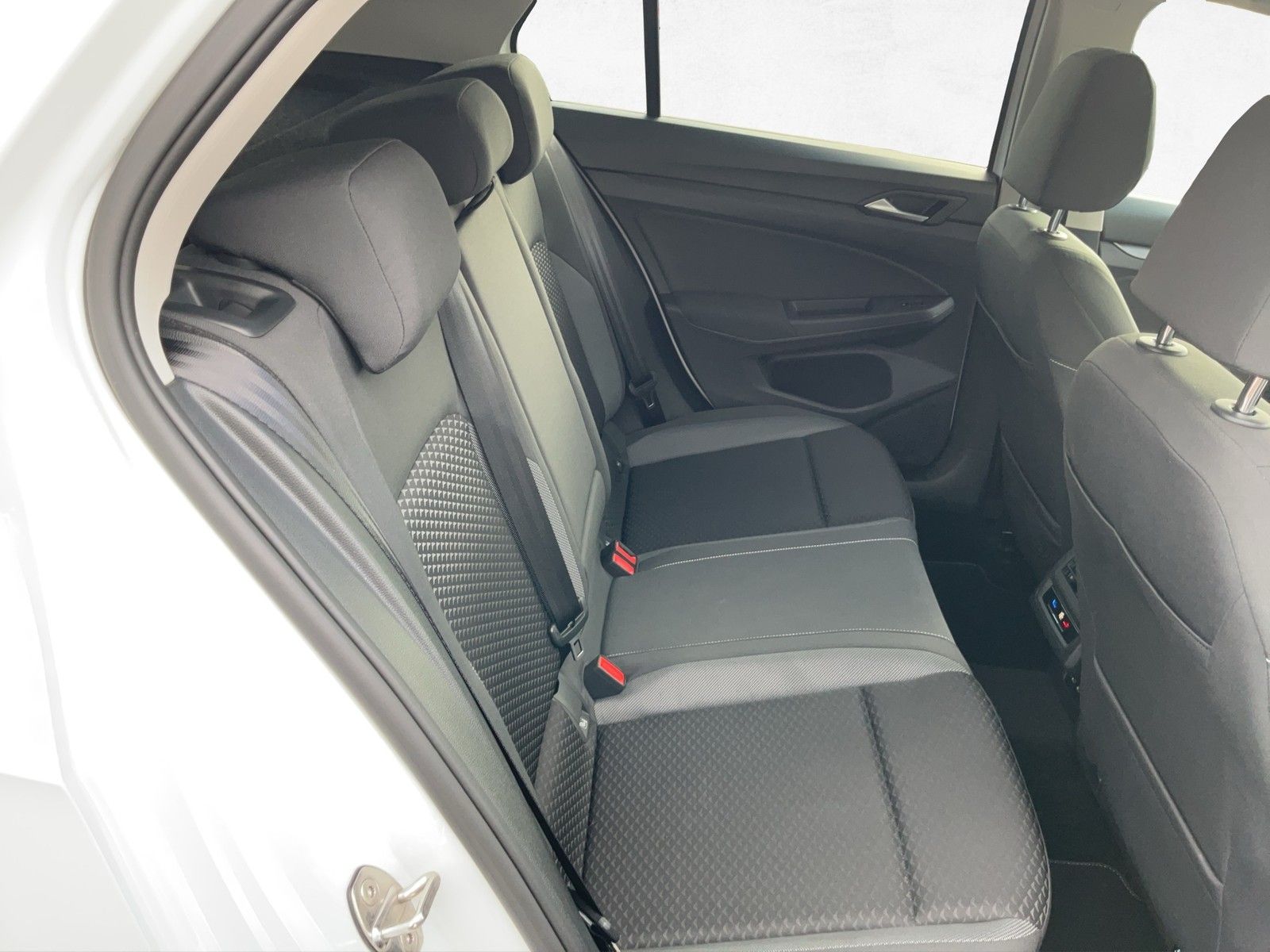 Volkswagen Golf Life 1.0 eTSI DSG /AHK/Navi/Sitzhz/LED foto 10