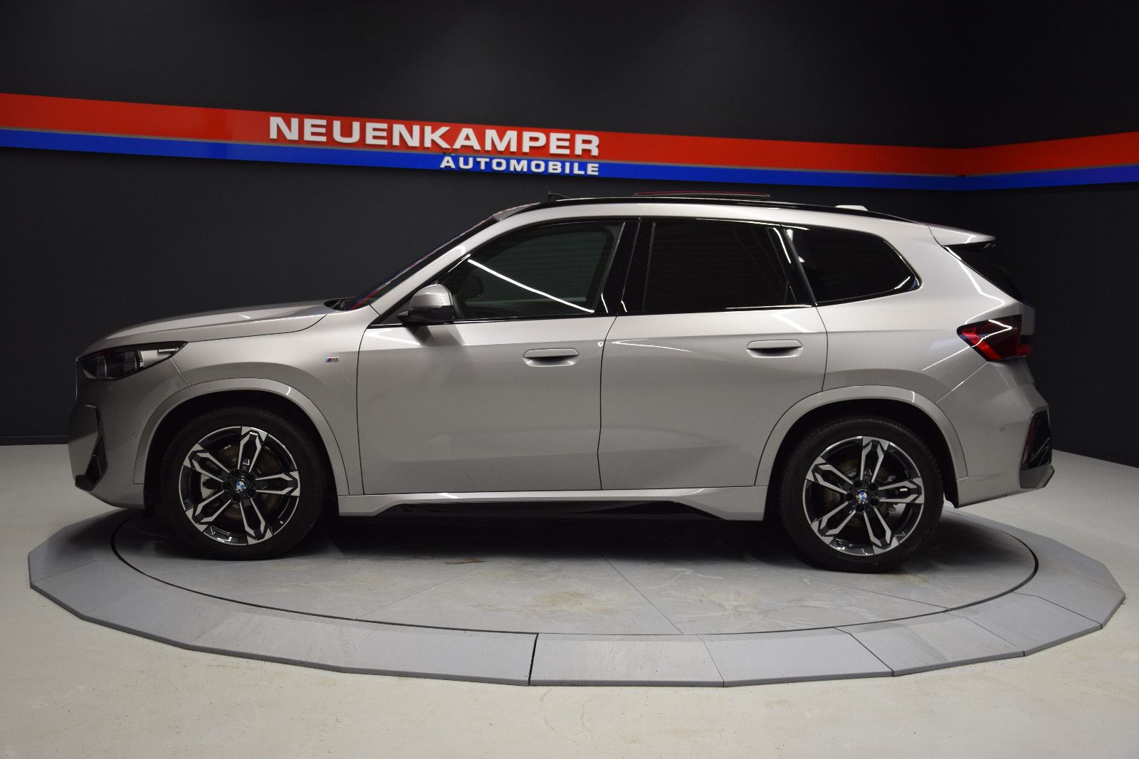 Fahrzeugabbildung BMW X1 23d xDrive M Sport Leder HuD Pano NP: 73.030€