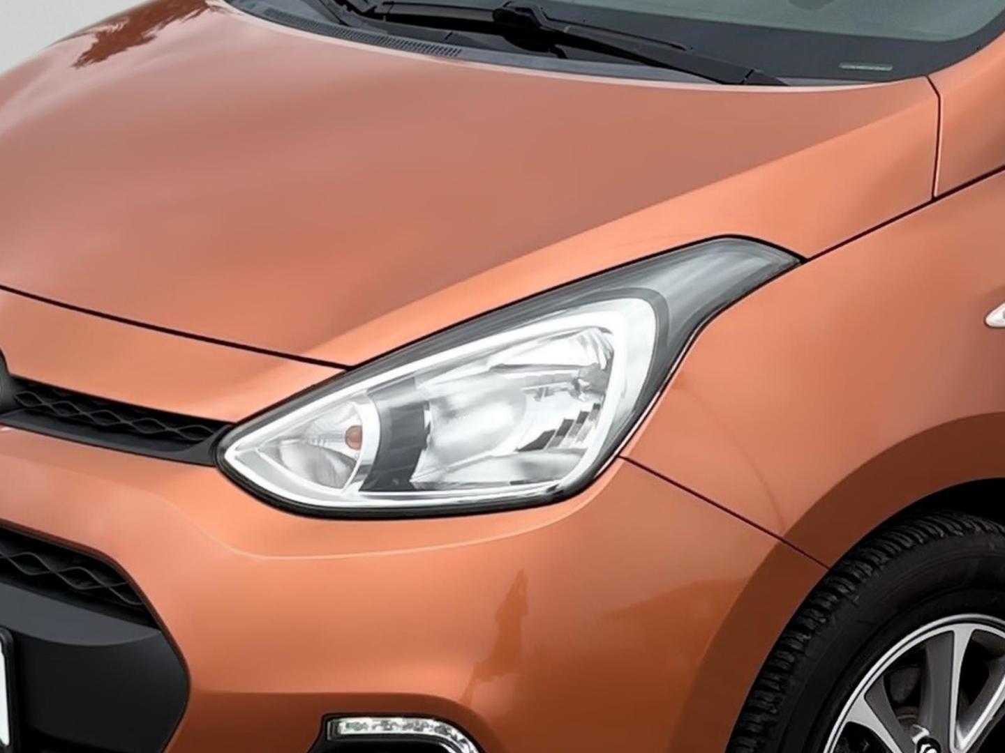 Hyundai i10 1.0 FIFA WORLD CUP  ALLWETTER+KLIMA+SHZ