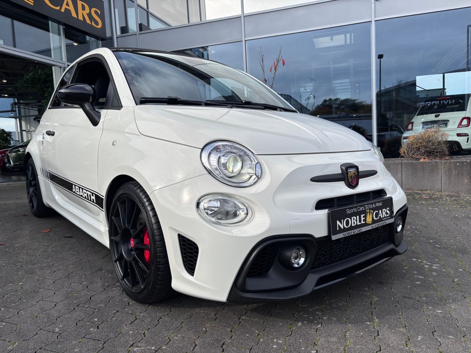Fahrzeugabbildung Abarth 595 C esseesse BEATS XENON NAVI ALU