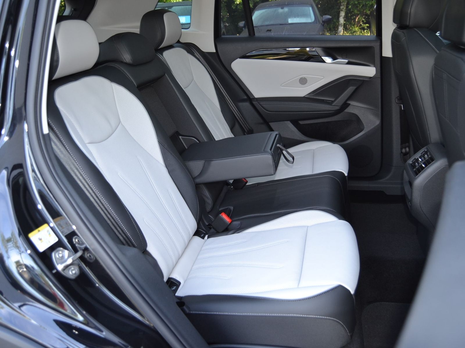 Tiguan 2.0 TDI DSG Elegance AHK/IQ.DRIVE-PAKET/M