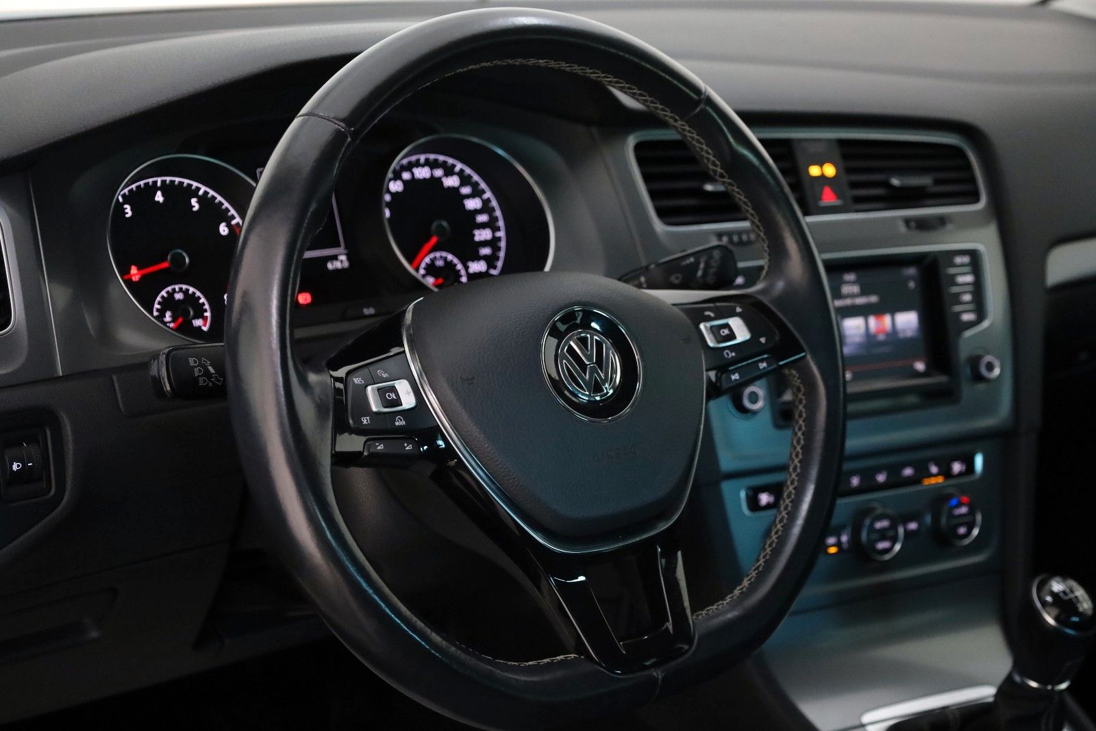 Fahrzeugabbildung Volkswagen Golf VII Lim. Lounge SH,PDC,SR+WR