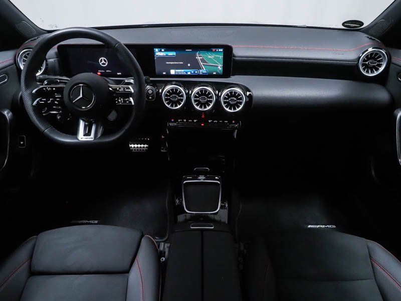 Fahrzeugabbildung Mercedes-Benz CLA 35 4M AMG Premium*Pano*Distro*Totwink*MBeam*