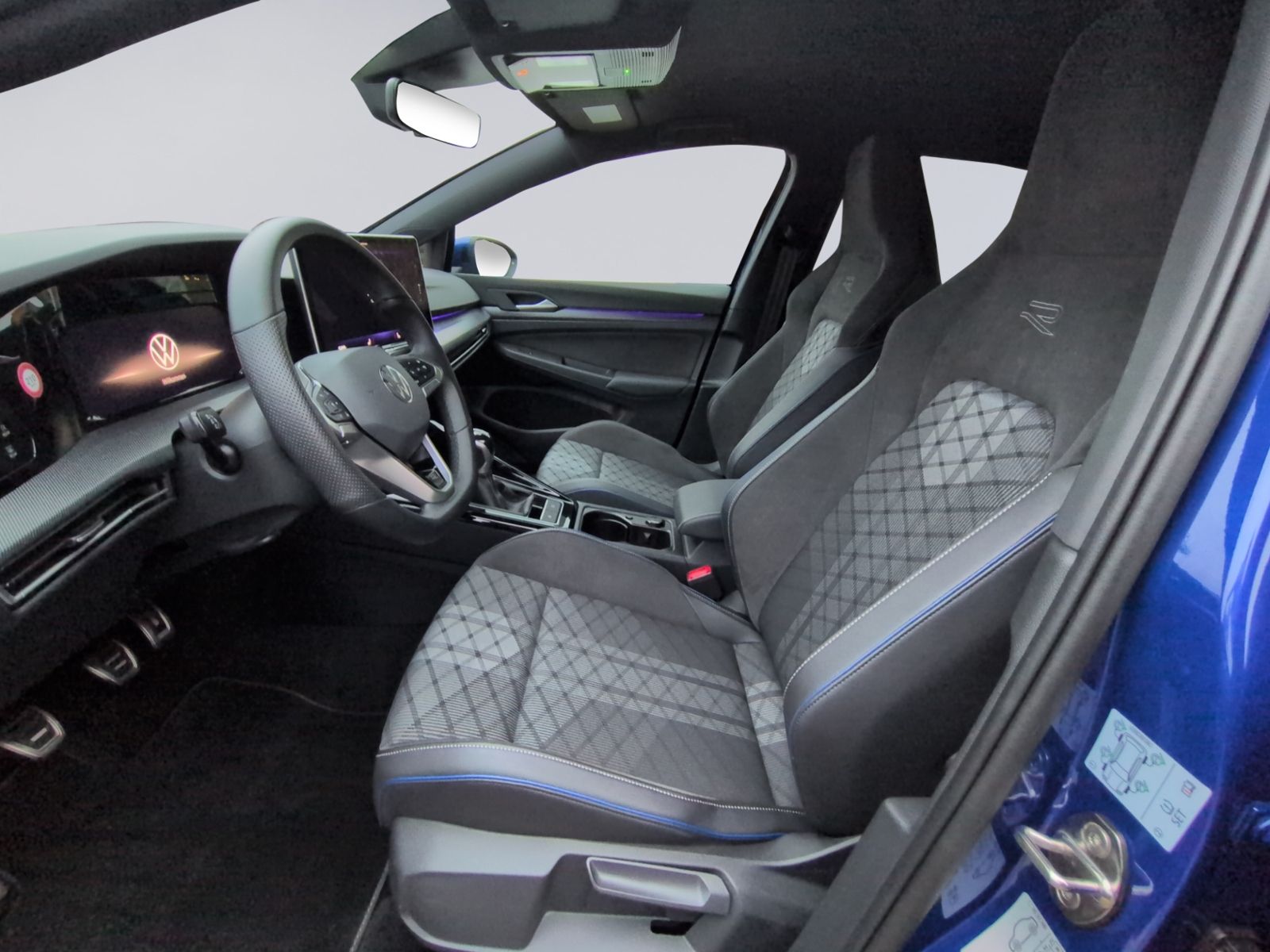 Golf VIII 1.5 TSI R-Line KAMERA+APP+ACC