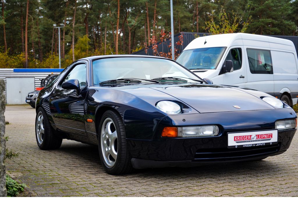 Porsche 928
