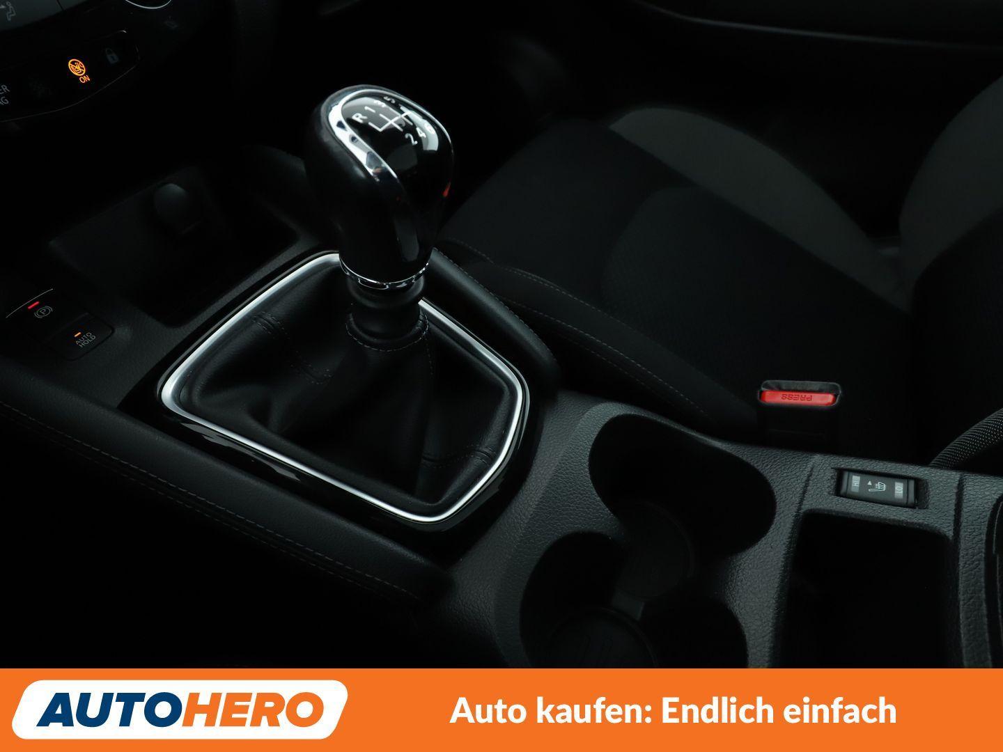 Nissan Qashqai 1.3 DIG-T N-Connecta*NAVI*CAM*TEMPO*PDC*