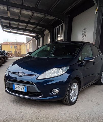 Ford Fiesta 1.4 TDCi 70CV 5 porte Titanium