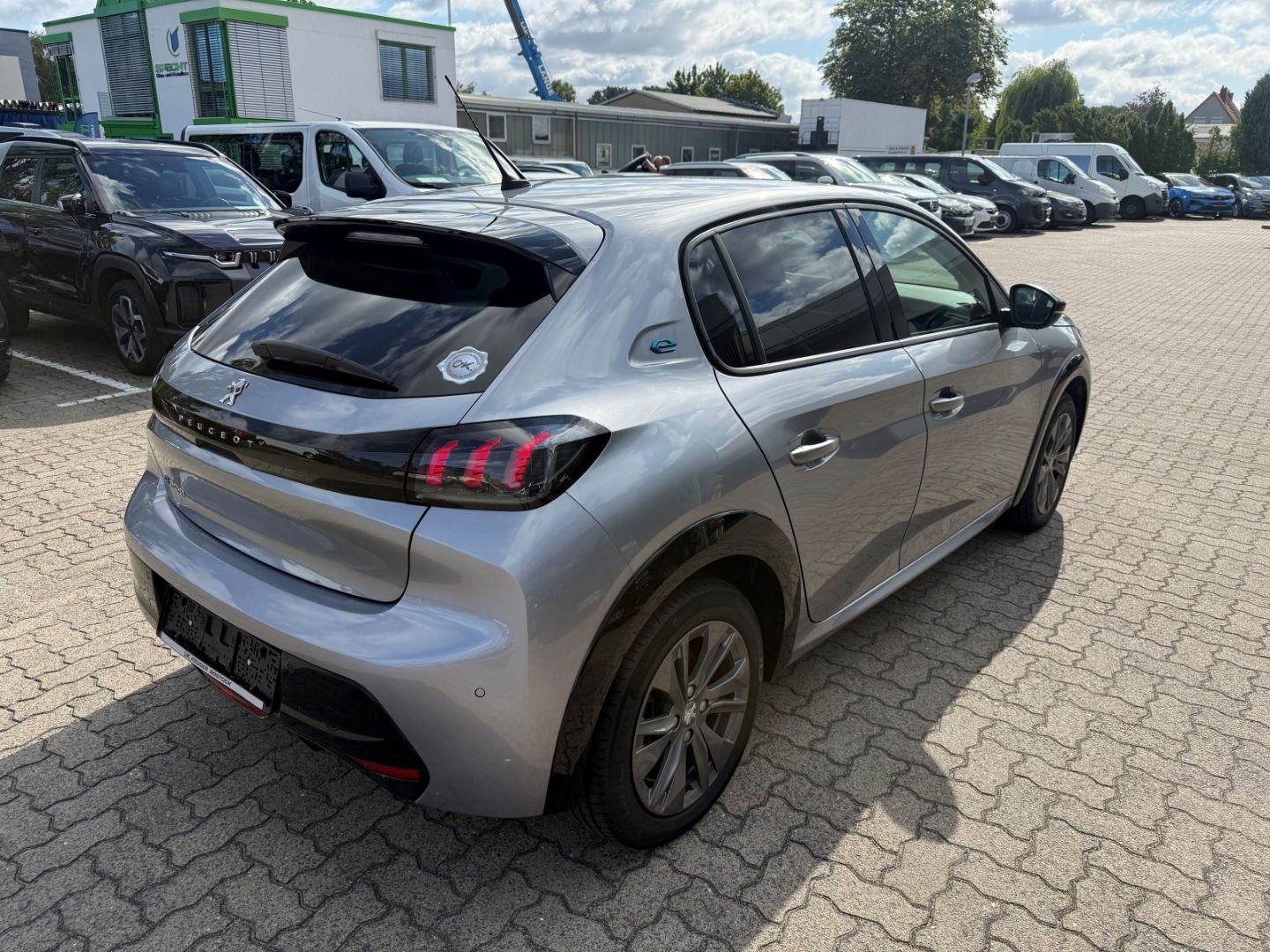 Fahrzeugabbildung Peugeot 208 -e Allure Pack SHZ+Kamera+11KW Schnelllader