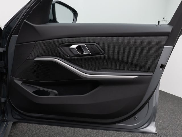 Foto Nummer 31: BMW 320d