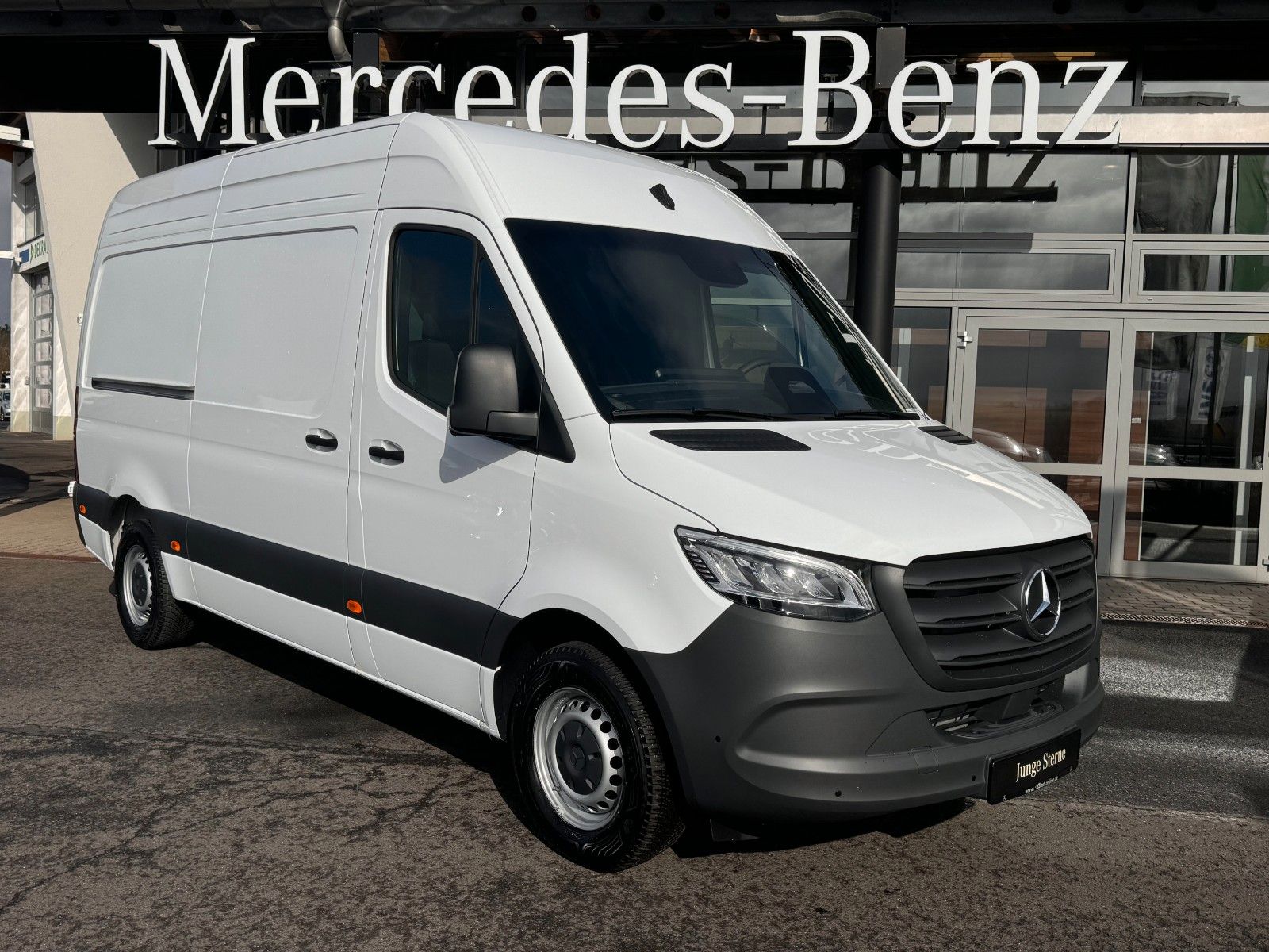 Fahrzeugabbildung Mercedes-Benz Sprinter 317 CDI 3665 9G DISTRONIC AHK