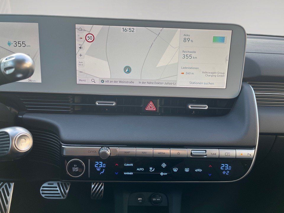 Fahrzeugabbildung Hyundai IONIQ 5 77,4kWh AWD UNIQ Relax