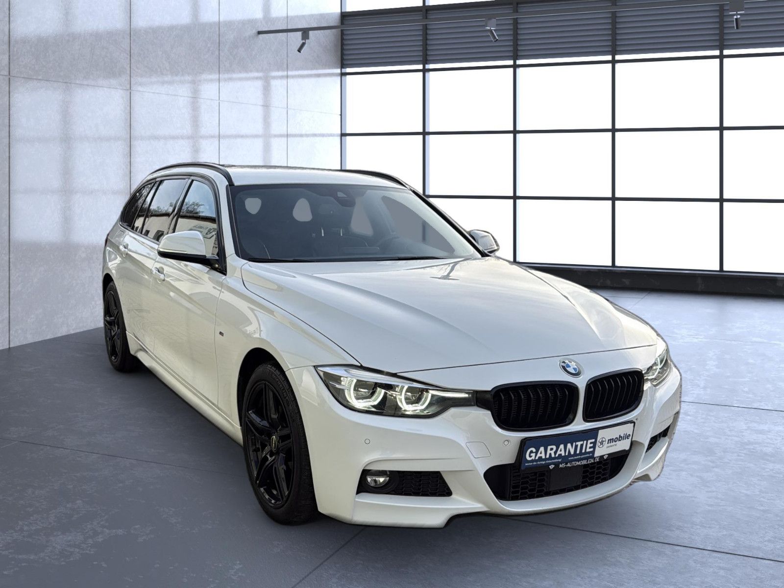 Fahrzeugabbildung BMW 320 d Touring  xDrive M Sport Shadow/ AHK