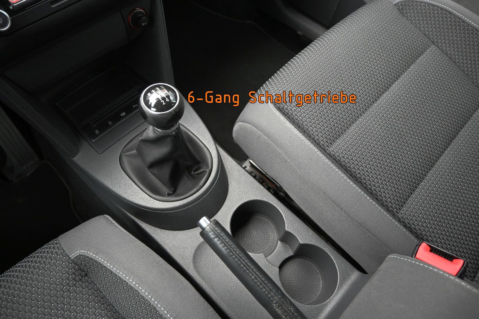 Fahrzeugabbildung Volkswagen Touran 1.6 TDI Comfortline °7-SITZE°KAMERA°02.28