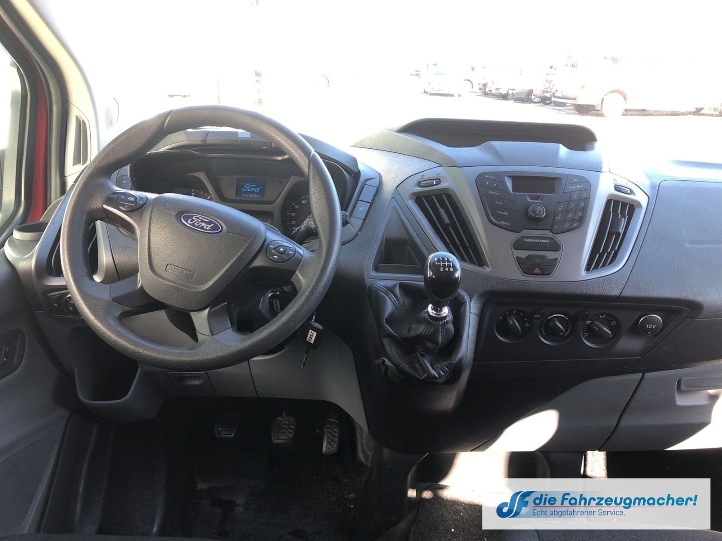 Fahrzeugabbildung Ford Transit Custom Kombi 300 L1 2.2 TDCi *2545