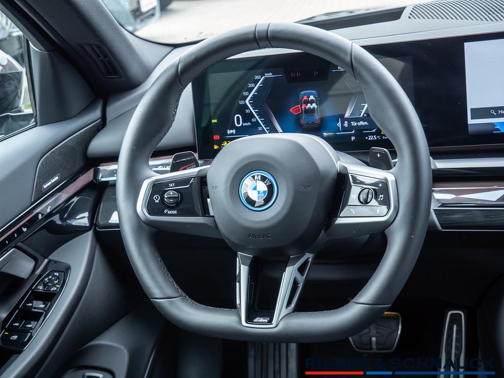 BMW 530e Touring M-Sport Pro HUD SITZBELÜFTUNG 360°