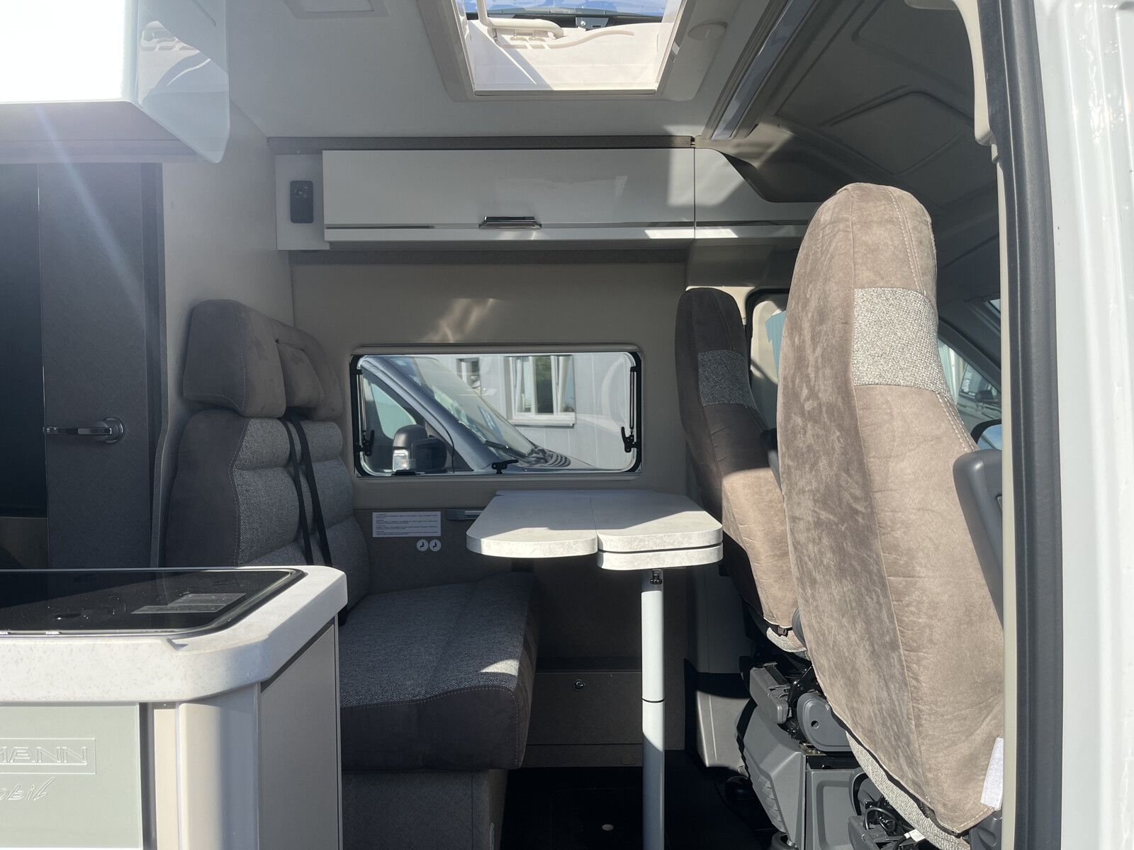 Fahrzeugabbildung Karmann Davis Lifestyle DA 590 LS Markise und Automatik
