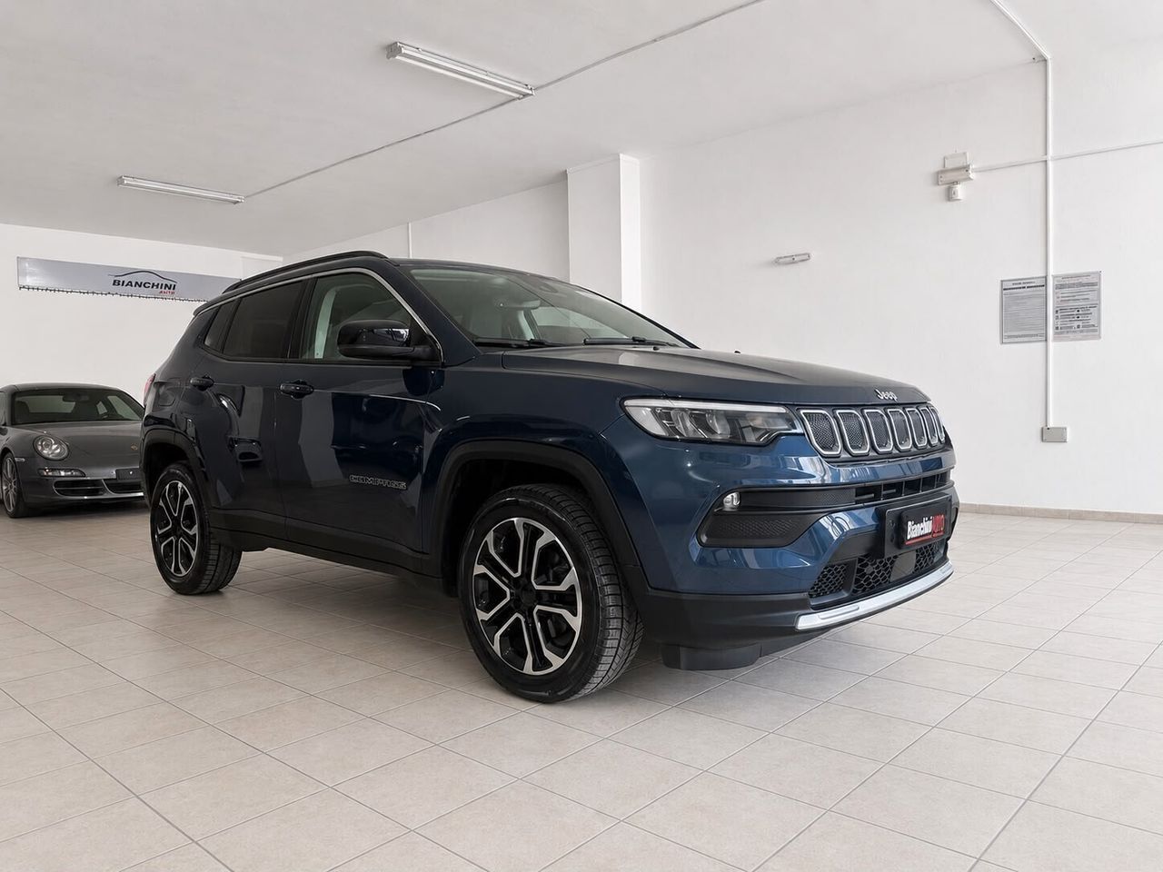 Jeep Compass 1.6 MJet II 130 cv Limited Blue Sha imagem 3