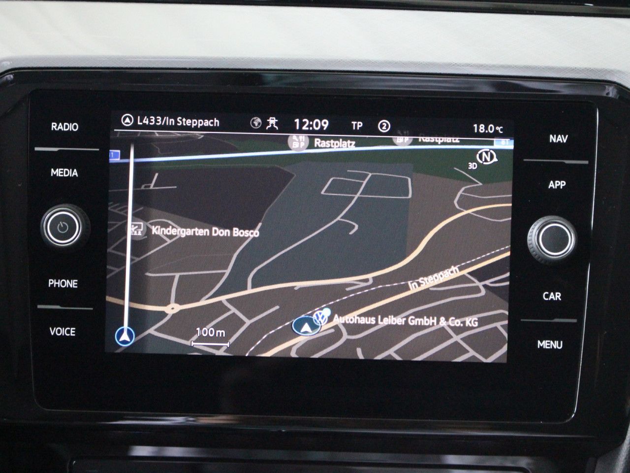 Fahrzeugabbildung Volkswagen Passat Variant 2.0 TDI SCR Business LED/CAM/ACC