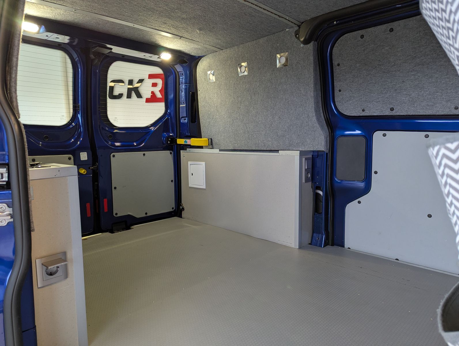 FORD Transit Custom 290 Sport Camper-Umbau Klima AHK - Image 24